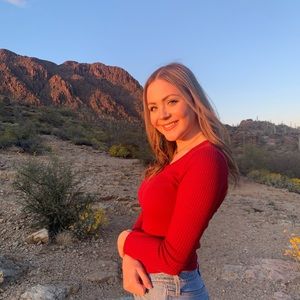 Meet your Posher, Alyssa